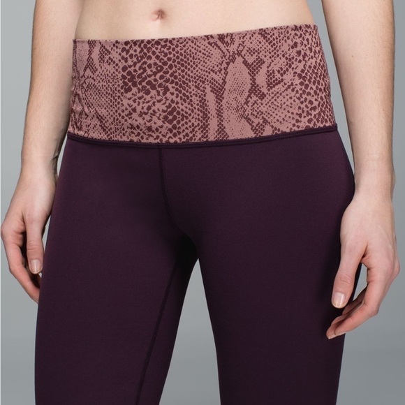 LULULEMON Groove Pant in Black Cherry / Desert Snake Bark Berry Multi - Picture 3 of 8